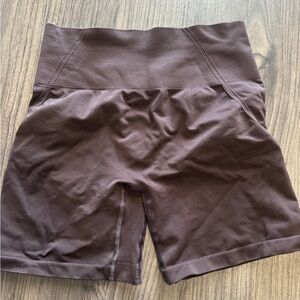Effortless Seamless Shorts with White Logo